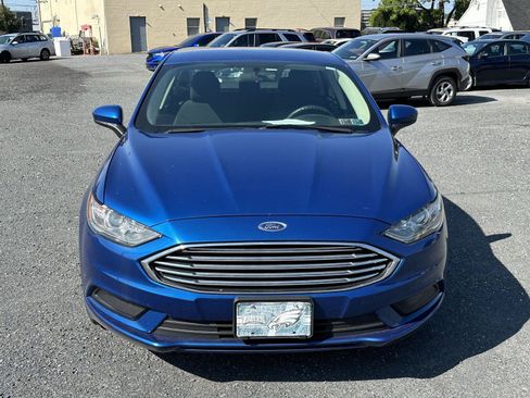 Used 2018 Ford Fusion SE w/ Fusion SE Technology Package FWD image 3