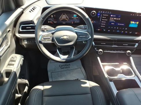 Used 2026 Chevrolet Traverse LT AWD/4WD image 4