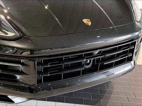 New 2026 Porsche Cayenne image 30