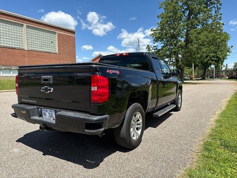 Used 2017 Chevrolet Silverado 1500 Custom w/ Custom Convenience Package AWD/4WD image 5