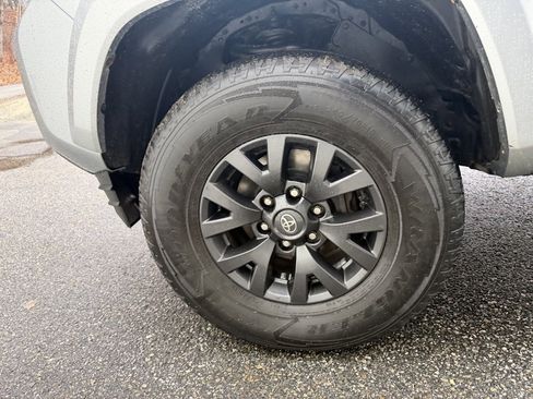 Used 2022 Toyota Tacoma SR5 image 22