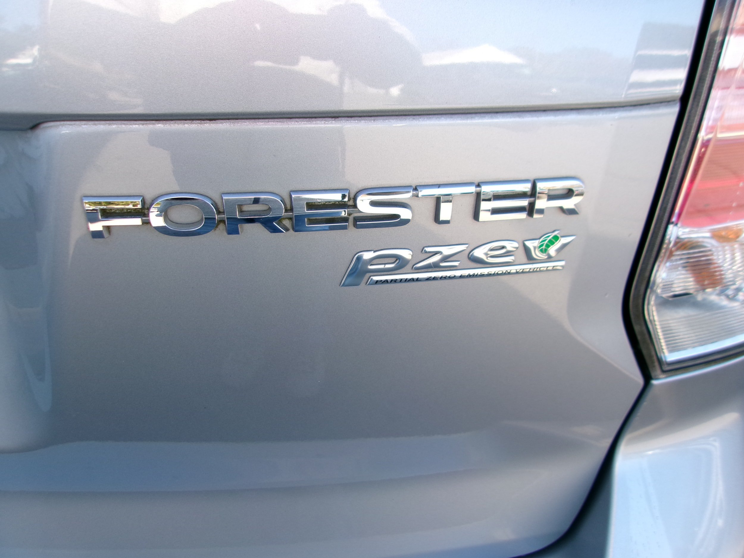 Used 2017 Subaru Forester 2.5i w/ Alloy Wheel Package AWD/4WD image 8