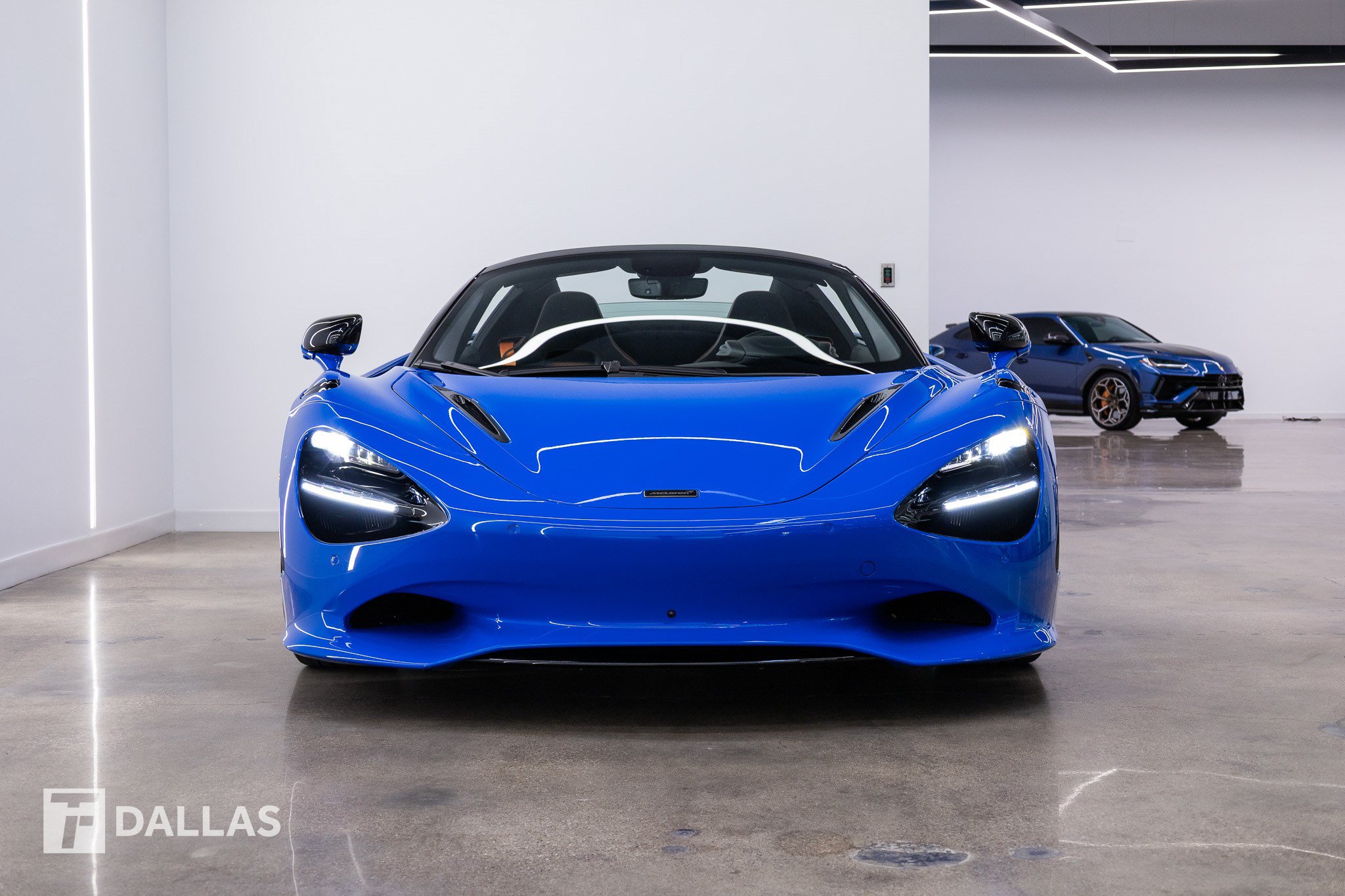 Used 2027 McLaren 750S Spider RWD image 18