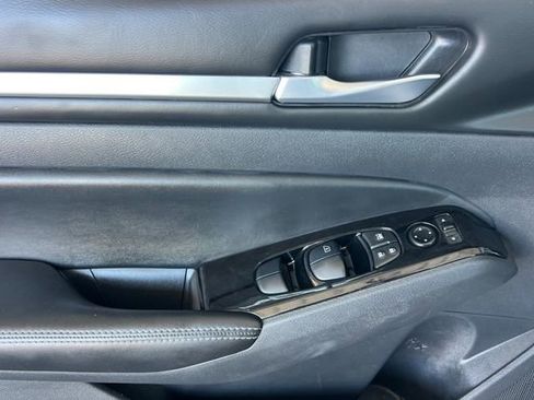 Used 2023 Nissan Altima 2.5 SV image 11