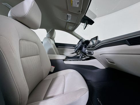 Used 2023 Nissan Altima 2.5 SV image 29