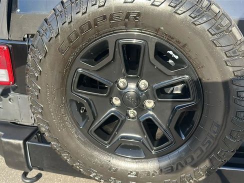 Used 2015 Jeep Wrangler Sport AWD/4WD image 17