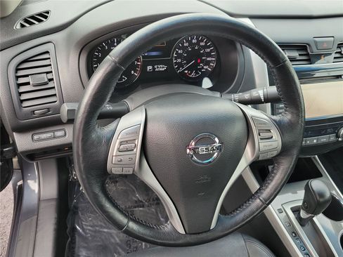 Used 2013 Nissan Altima 2.5 SL w/ Technology Pkg image 21