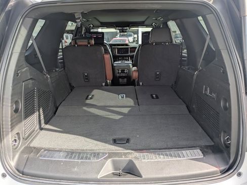 Used 2024 GMC Yukon Denali Ultimate image 12