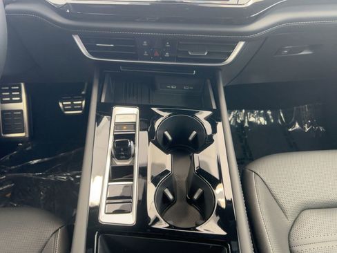 New 2026 Volkswagen Atlas Cross Sport SEL R-Line image 25