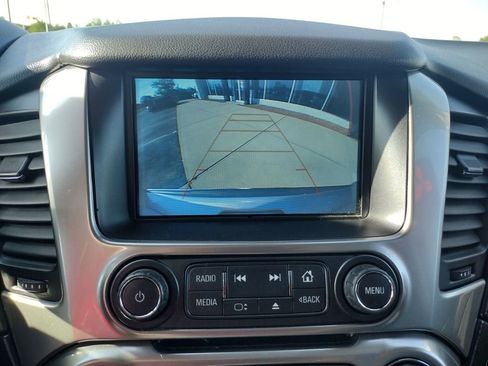 Used 2018 Chevrolet Suburban Premier AWD/4WD image 4