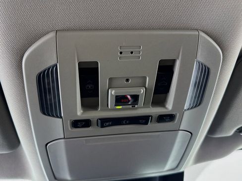 Used 2021 Toyota Highlander Platinum image 21