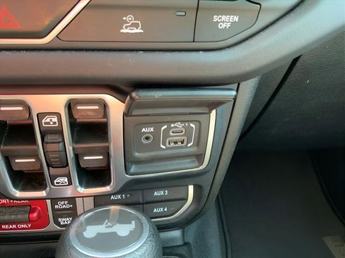Used 2024 Jeep Wrangler Unlimited Rubicon 4xe AWD/4WD image 29