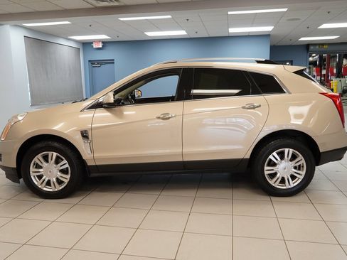 Used 2012 Cadillac SRX Luxury image 2