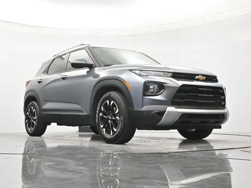 Used 2021 Chevrolet TrailBlazer LT w/ Convenience Package FWD image 38