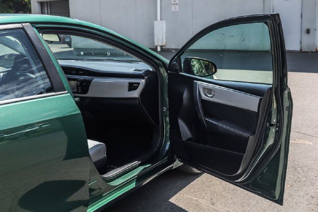 Used 2015 Toyota Corolla LE FWD image 15