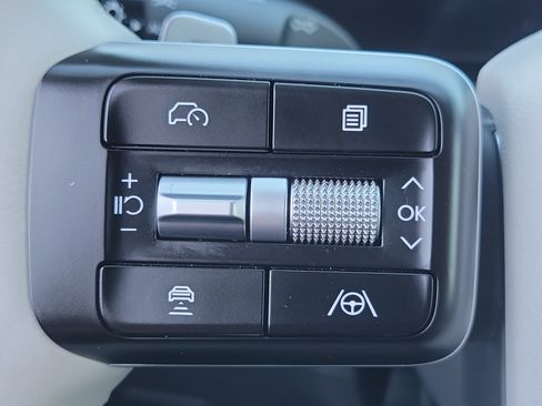 Certified 2026 Hyundai Santa Fe SE image 8