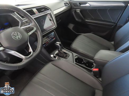 Certified 2023 Volkswagen Tiguan SE w/ Panoramic Sunroof Package FWD image 21