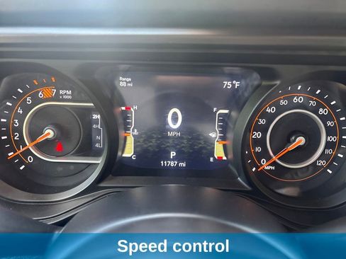 Used 2025 Jeep Wrangler Unlimited Rubicon AWD/4WD image 12
