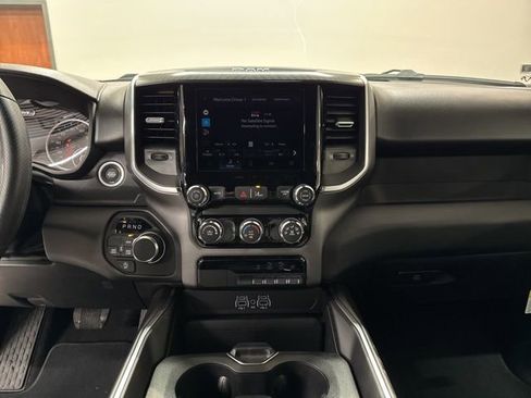 Used 2026 RAM 1500 Express AWD/4WD image 31