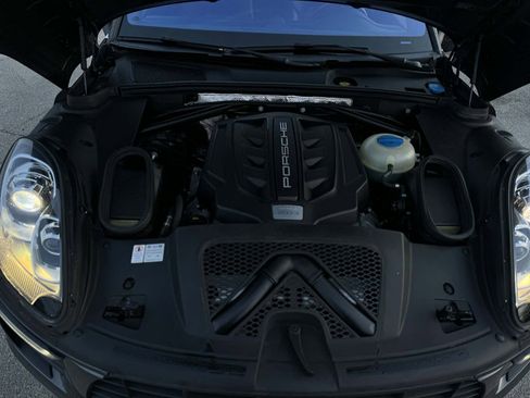 Used 2016 Porsche Macan S image 10