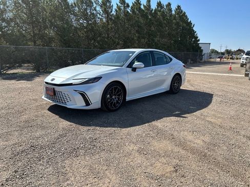 Used 2025 Toyota Camry XSE FWD image 2