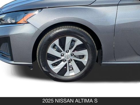 Certified 2025 Nissan Altima 2.5 S FWD image 11