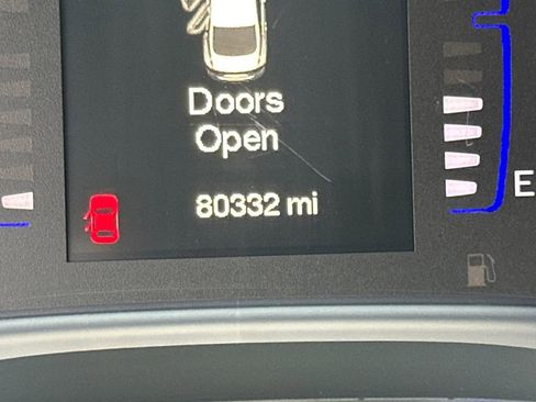 Used 2015 Chrysler 200 Limited w/ Convenience Group image 18