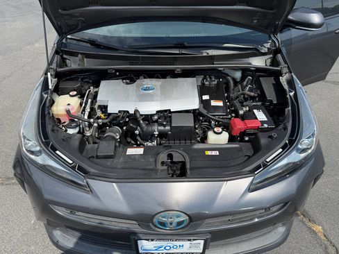 Used 2019 Toyota Prius LE w/ Carpet Mat Package FWD image 10