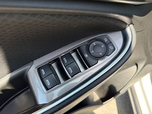 Used 2019 Chevrolet Malibu LT FWD image 17