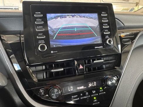 Used 2023 Toyota Camry SE image 9