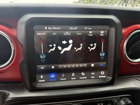 Used 2020 Jeep Gladiator Rubicon AWD/4WD image 26