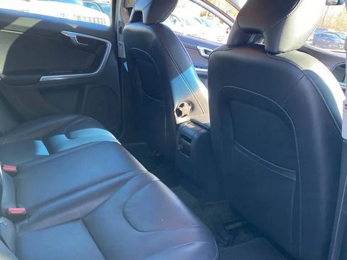 Used 2015 Volvo V60 T5 Premier image 24