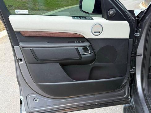 Used 2024 Land Rover Discovery Dynamic SE image 14