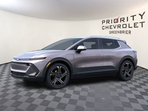 New 2026 Chevrolet Equinox EV LT image 2