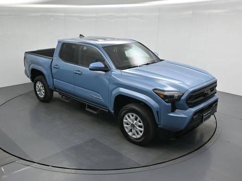 Used 2026 Toyota Tacoma SR5 AWD/4WD image 37