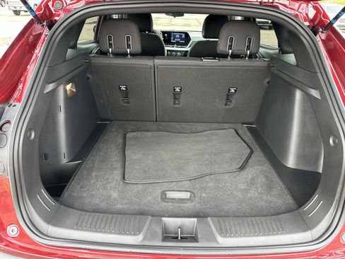 Certified 2024 Chevrolet Trax RS w/ Driver Confidence Package FWD image 9