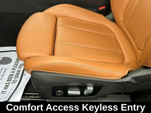 Used 2023 BMW 430i xDrive Convertible w/ M Sport Package image 10