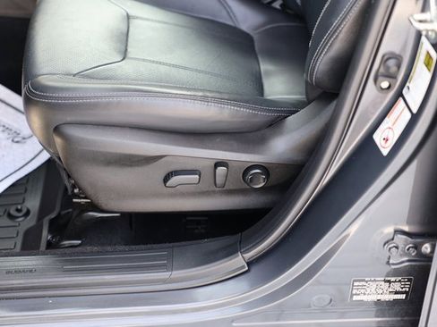 Used 2020 Subaru Forester Limited image 18
