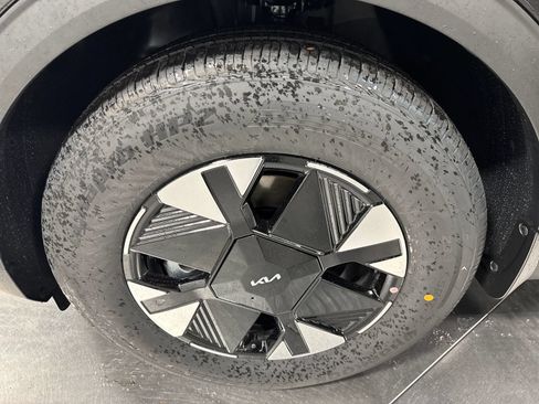 Certified 2026 Kia Sportage LX FWD image 2