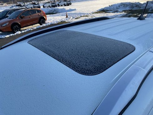 Used 2020 Ford EcoSport Titanium image 12