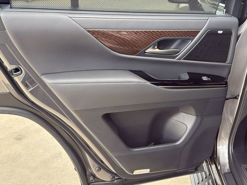 Used 2024 Lexus LX 600 4WD w/ Ultra Luxury Package image 16