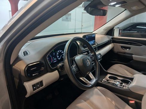 Used 2023 Honda Pilot Touring image 15