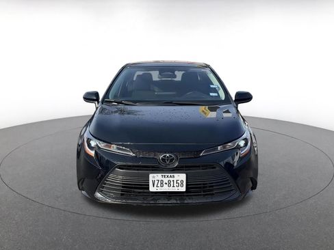 Used 2025 Toyota Corolla LE image 4