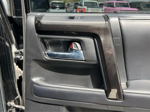 Used 2019 Toyota 4Runner Limited AWD/4WD image 23