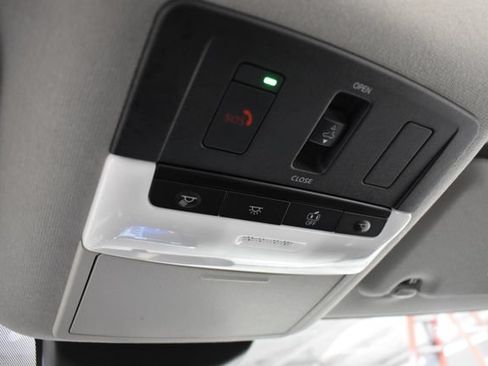 Used 2024 Nissan Sentra SR w/ SR Premium Package FWD image 41