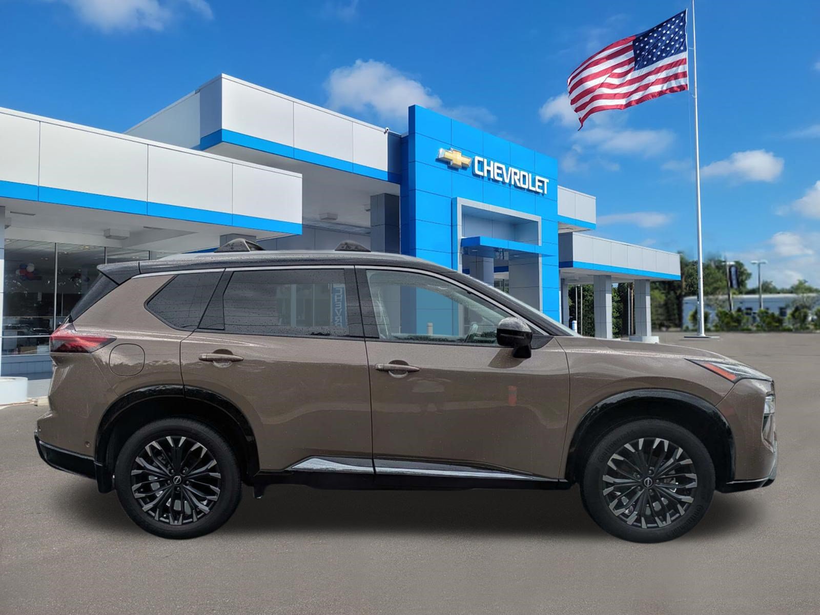 Used 2025 Nissan Rogue Platinum FWD image 2