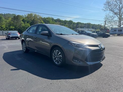 Used 2019 Toyota Corolla XLE FWD image 4