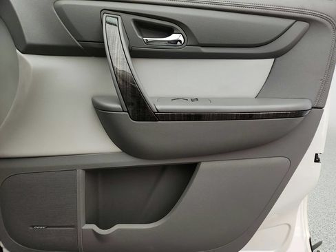 Used 2013 GMC Acadia SLT FWD image 31