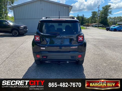 Used 2015 Jeep Renegade Trailhawk AWD/4WD image 6