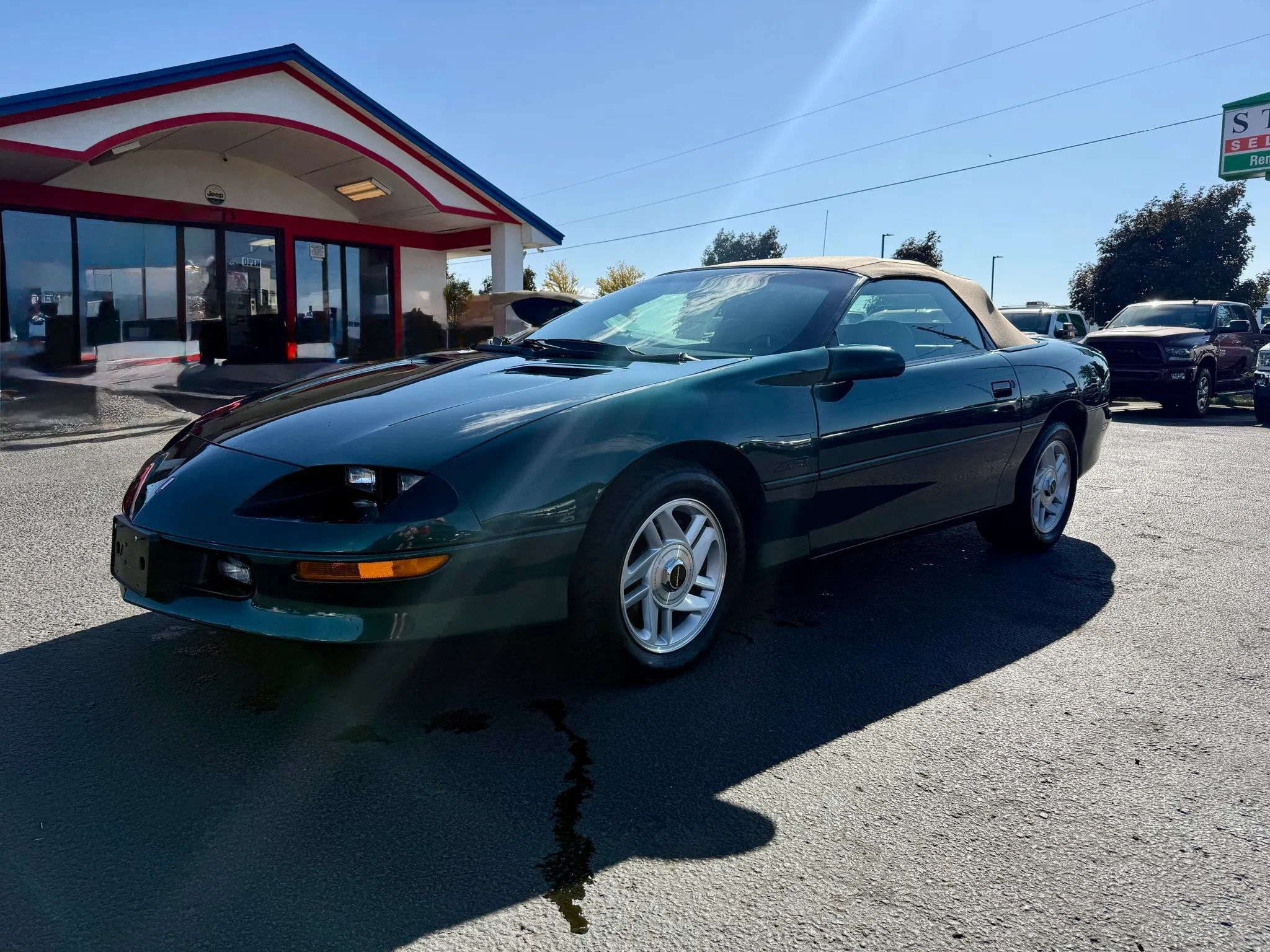 Used 1995 Chevrolet Camaro Z28 RWD image 1